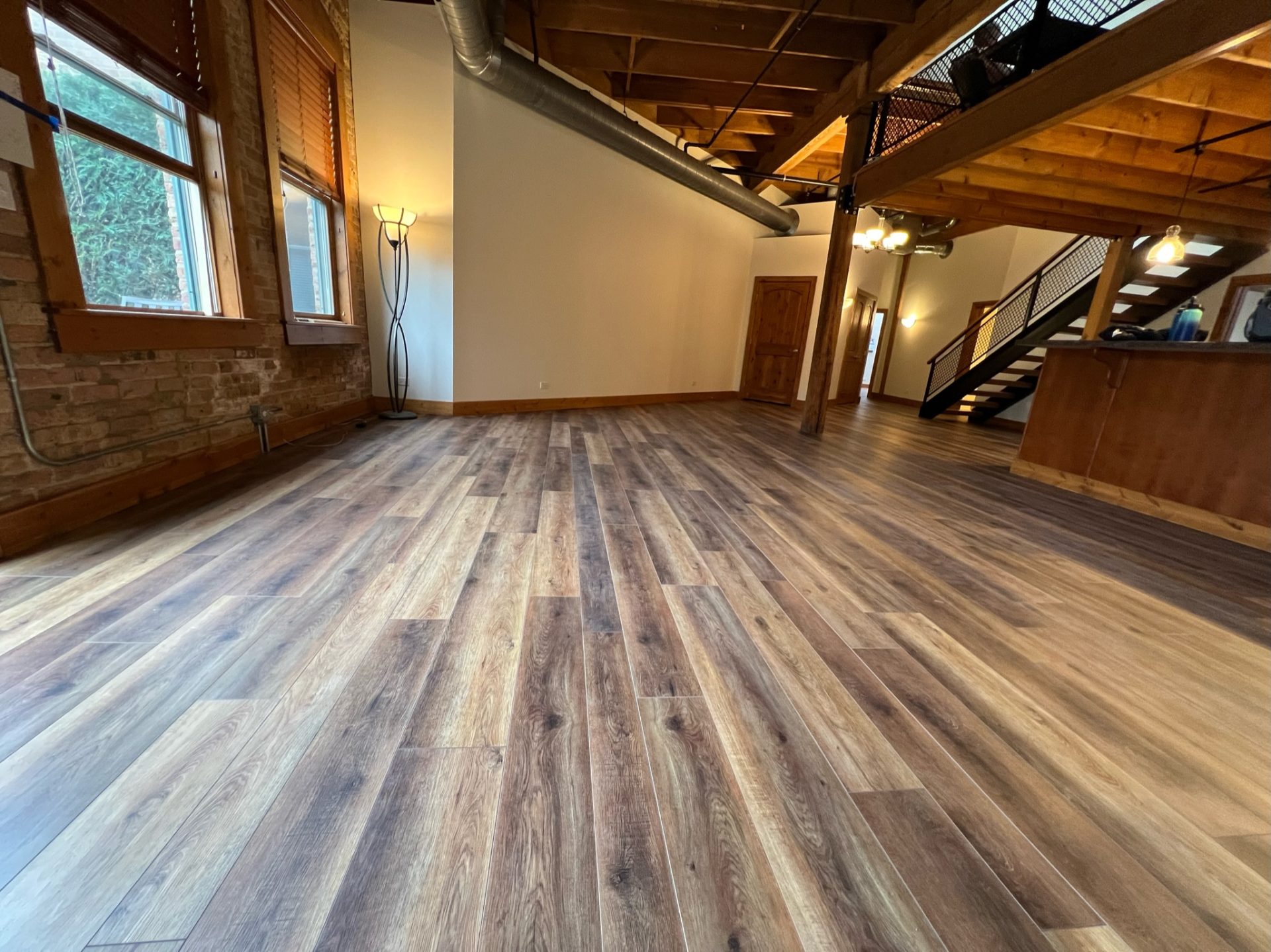 Laminate Floor installation - vinyl floor installation